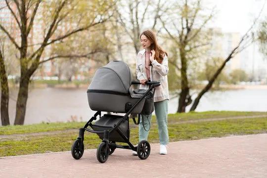 Stroller vs. Pram: Finding the Perfect Set of Wheels for Your Daily Adventures
