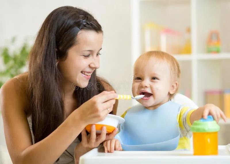 First Bites: The Ultimate Parent’s Guide to Choosing Safe Feeding Spoons and Plates